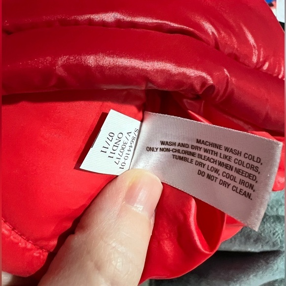 NEW NWT Old Navy‎ red shiny thin puffer jacket coat 2x XXL - Picture 9 of 9